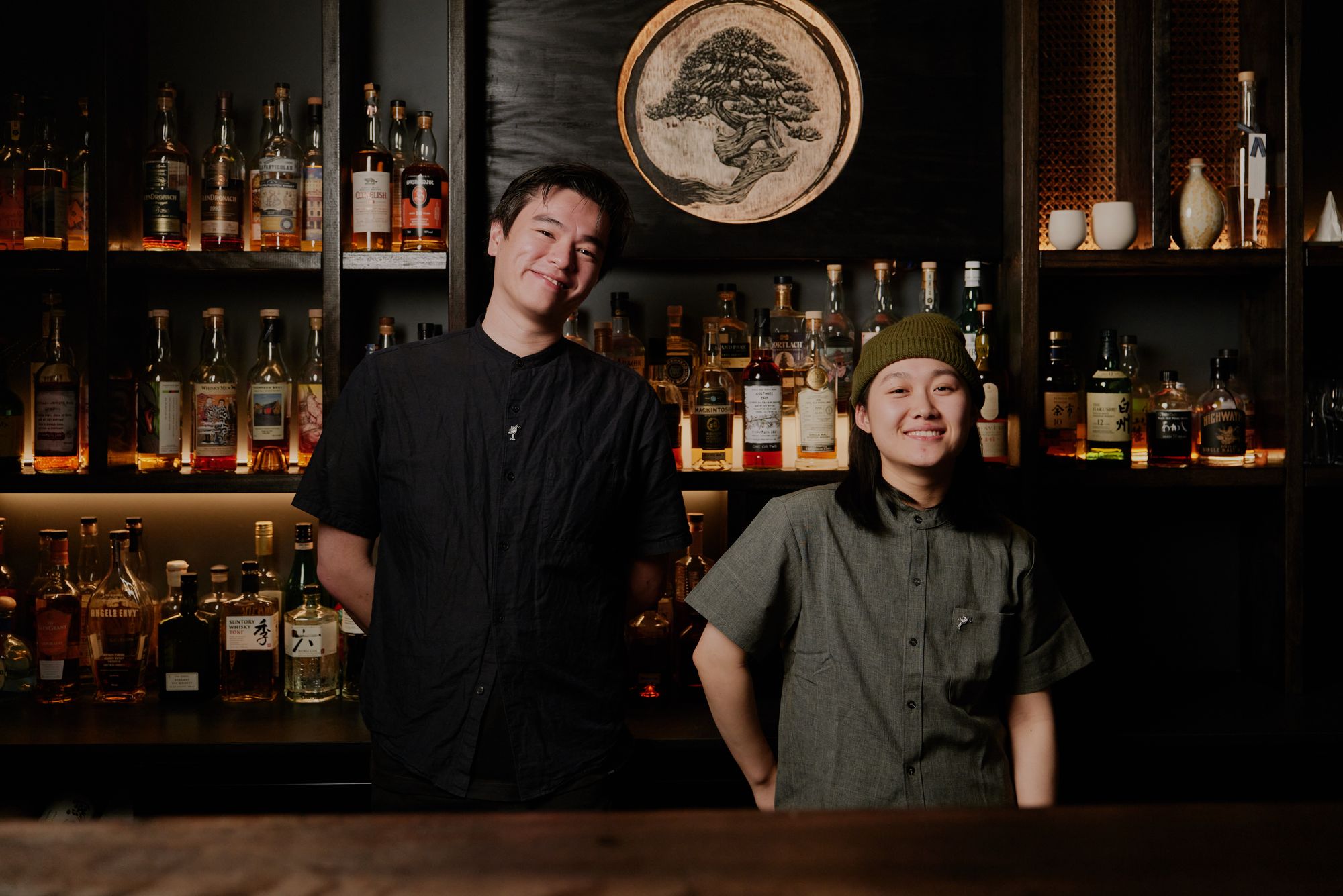 Andy Chu with bartender XY Chen. Photo: Kristoffer Paulsen